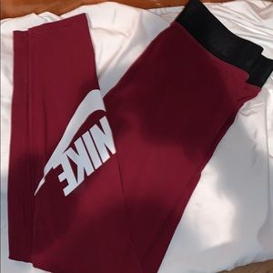 Maroon Nike work out leggings